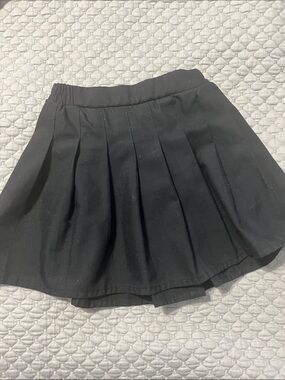 Black Pleated Women's Skirt